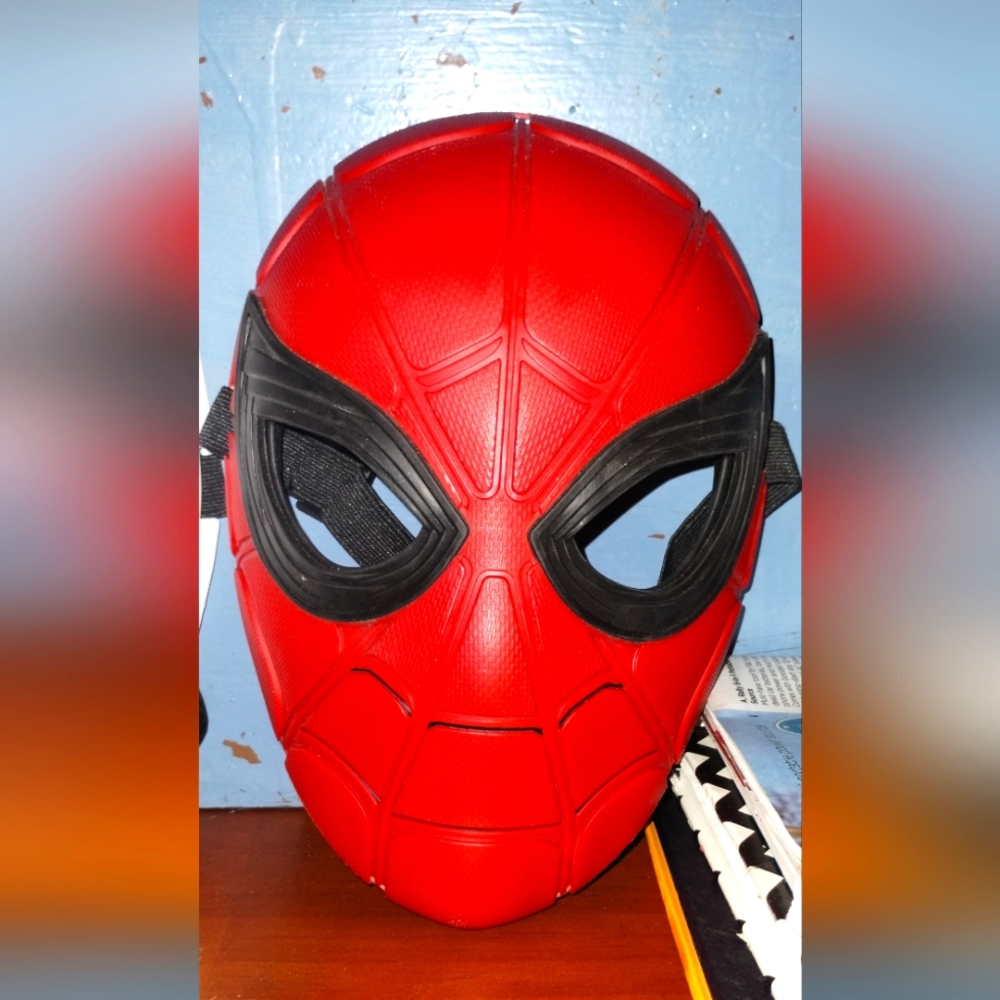 Marvel Studios 2016 SPIDER-MAN Mask by Hasbro